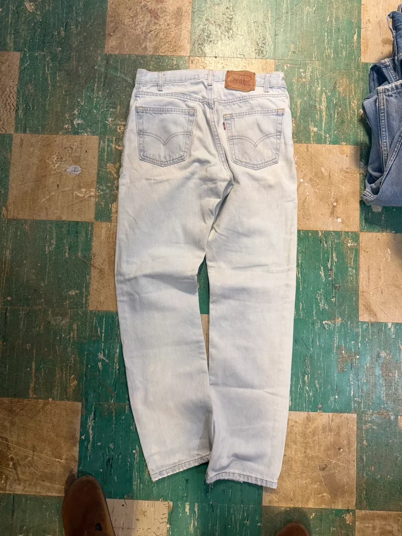 30x32 MEASURED 90’s Levi’s 505 zipper fly