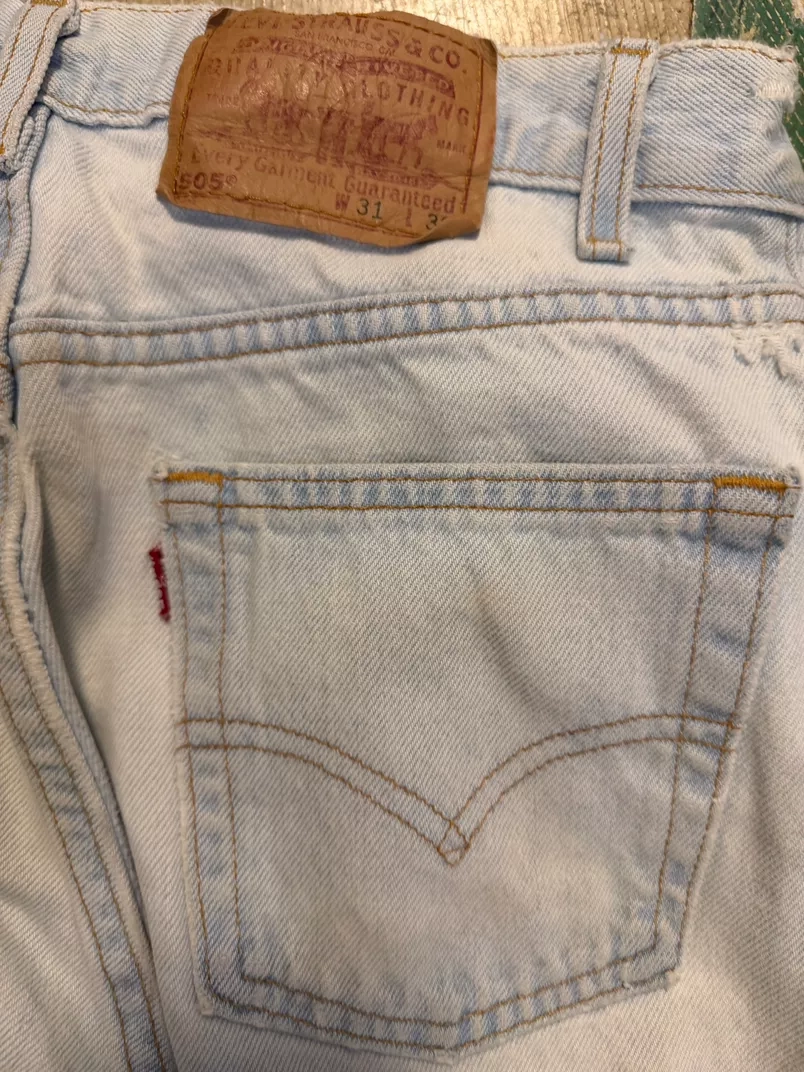 30x32 MEASURED 90’s Levi’s 505 zipper fly