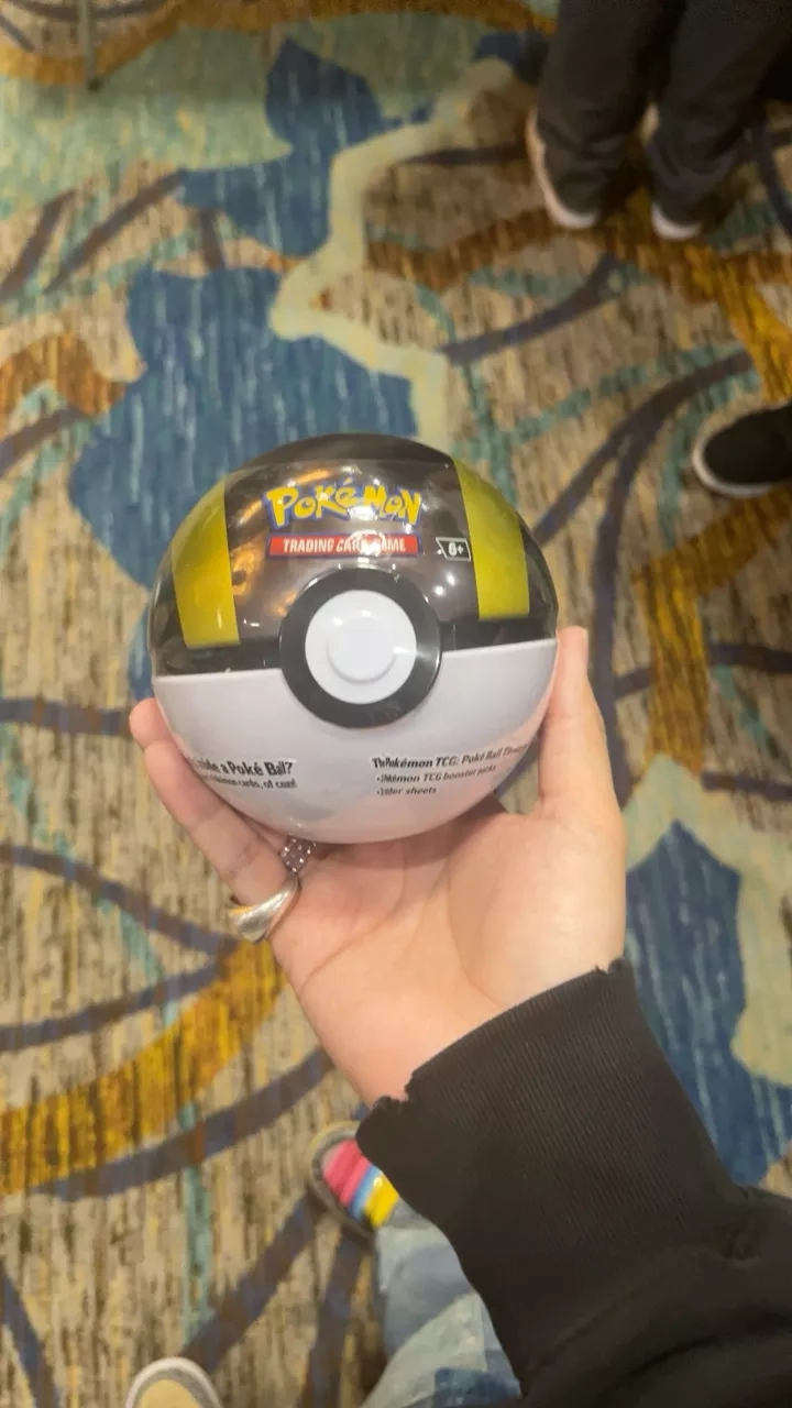 Pokemon TCG Poke Ball Tin