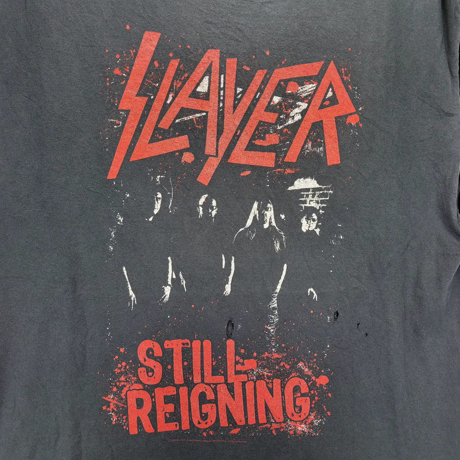 Mens Large Slayer Still Reigning Vintage Y2K Thrashed Cutoff Band T-Shirt