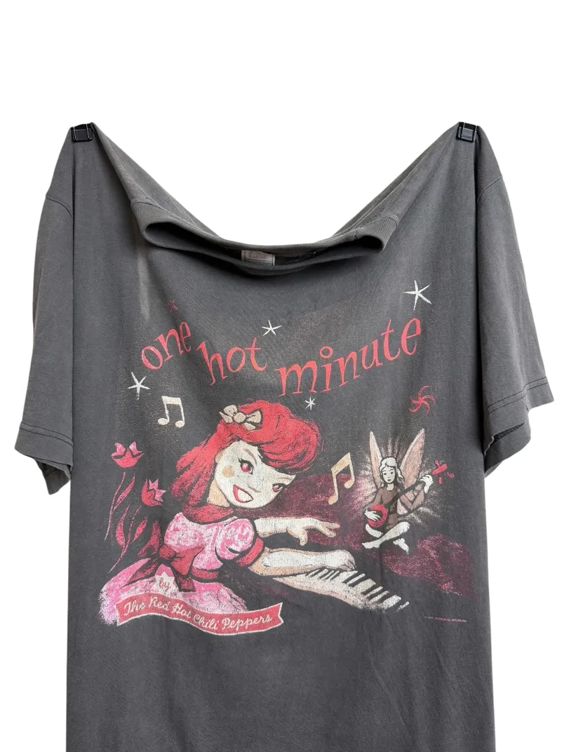 1996 RHCP one hot minute faded tee