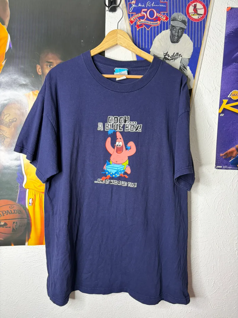 SpongeBob SquarePants Patrick Star "OOOH... A BLUE BOX!" Graphic T-Shirt
