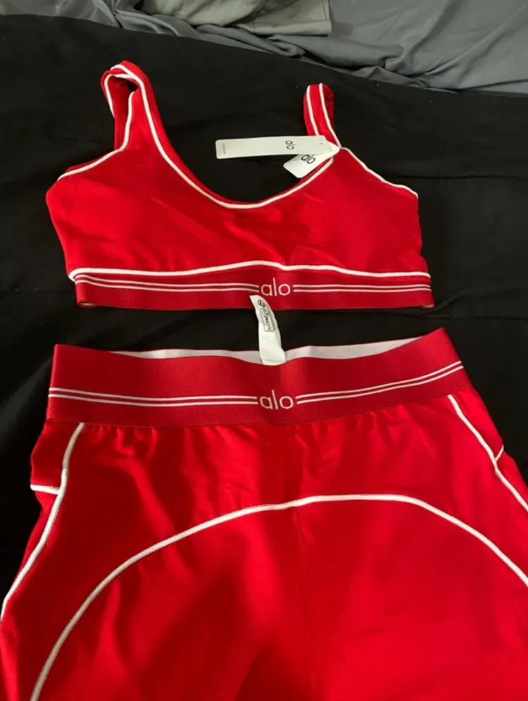 SMALL ALO YOGA SET RED