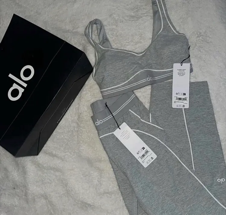 SMALL ALO YOGA SET GRAY