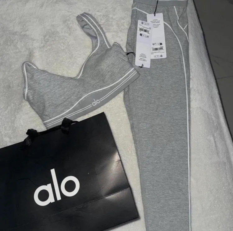 SMALL ALO YOGA SET GRAY