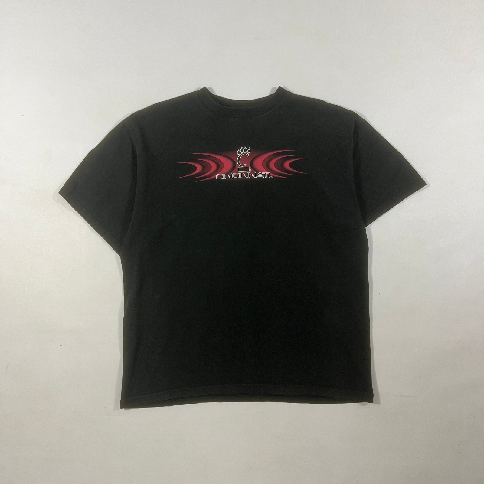 Vintage Y2K Cincinnati Bearcats Tribal Flame Graphic Tee Black L