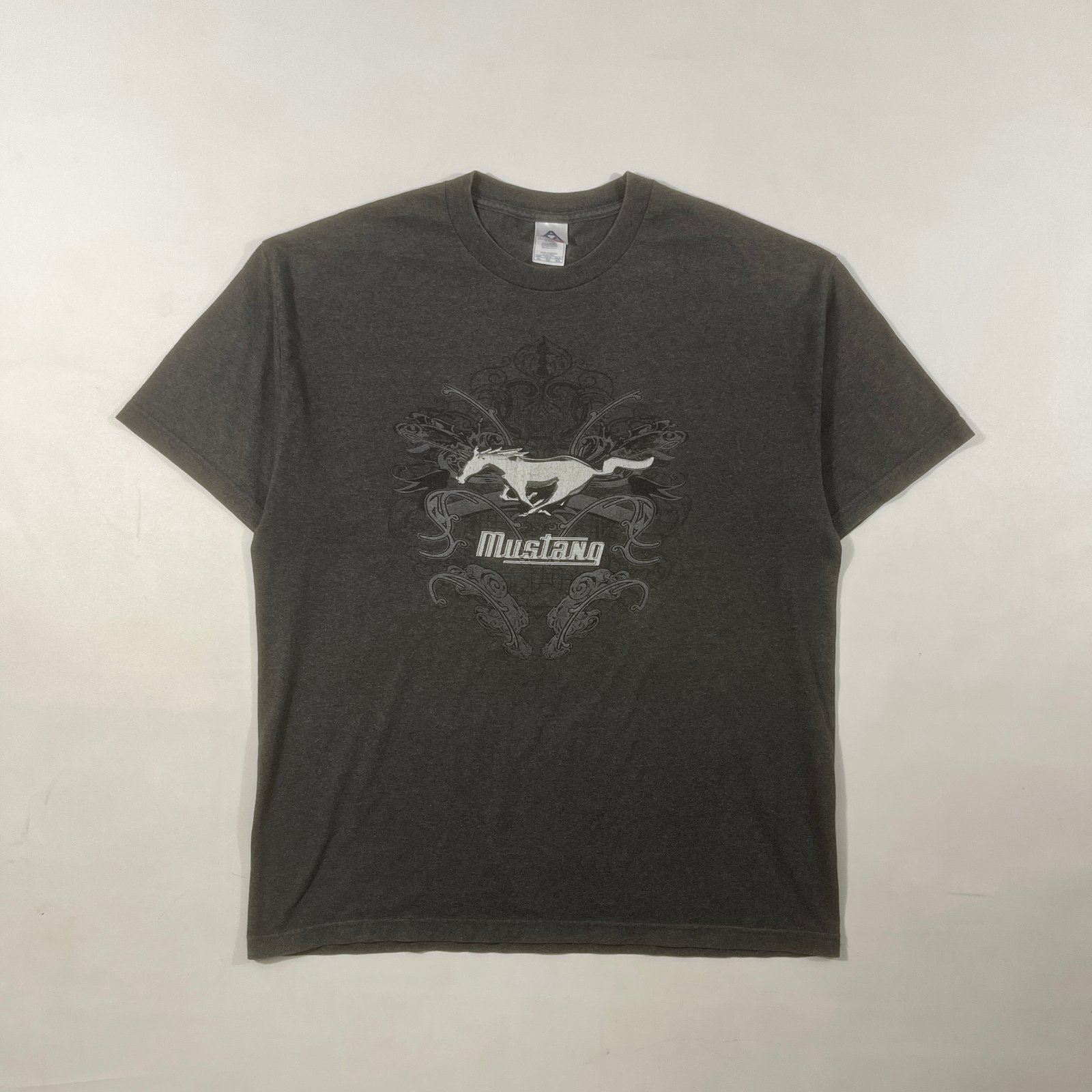 Vintage Y2K Ford Mustang Running Pony Filigree Graphic Tee Charcoal Gray XL
