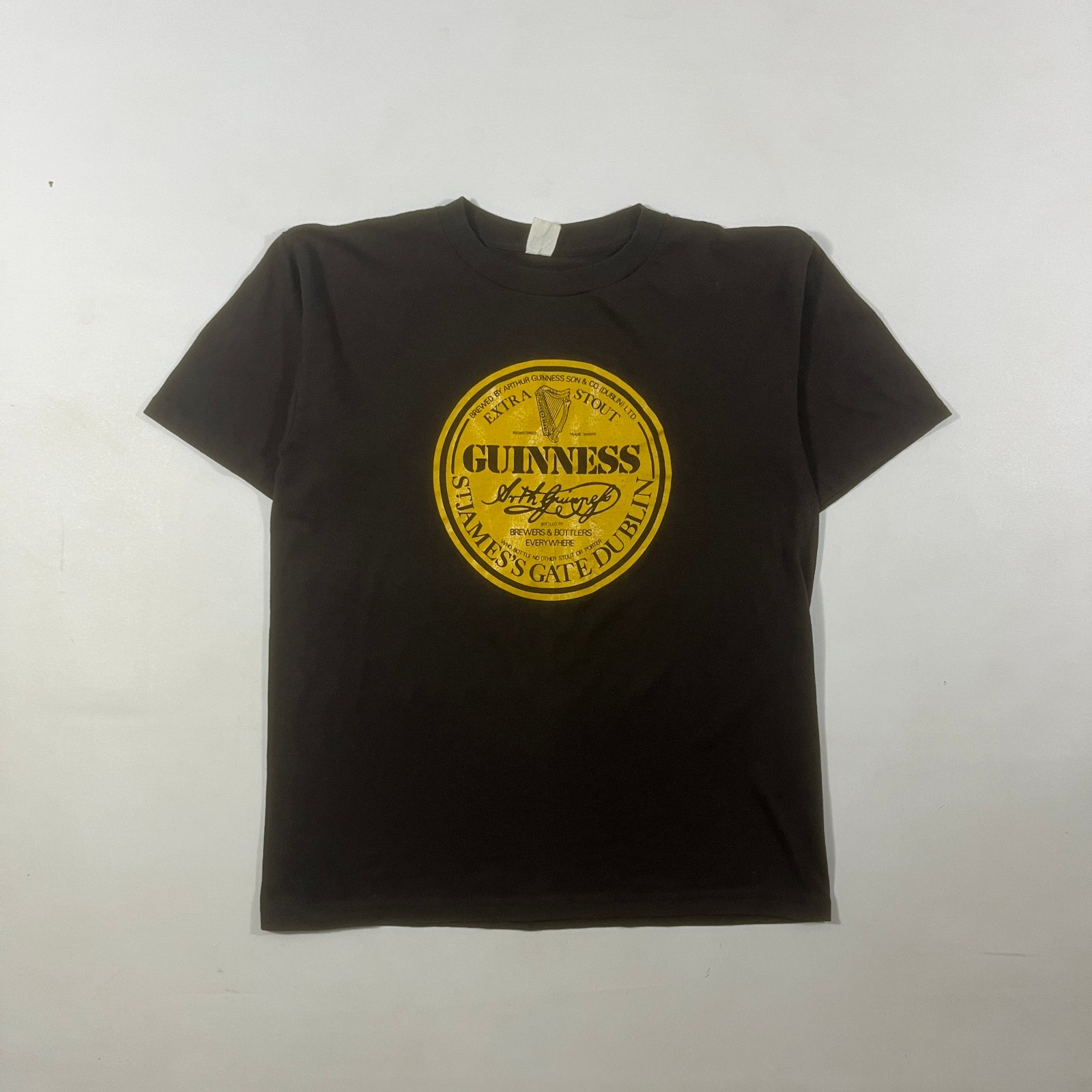 Vintage 90s Guinness Extra Stout Dublin Beer Label Graphic T-Shirt Large