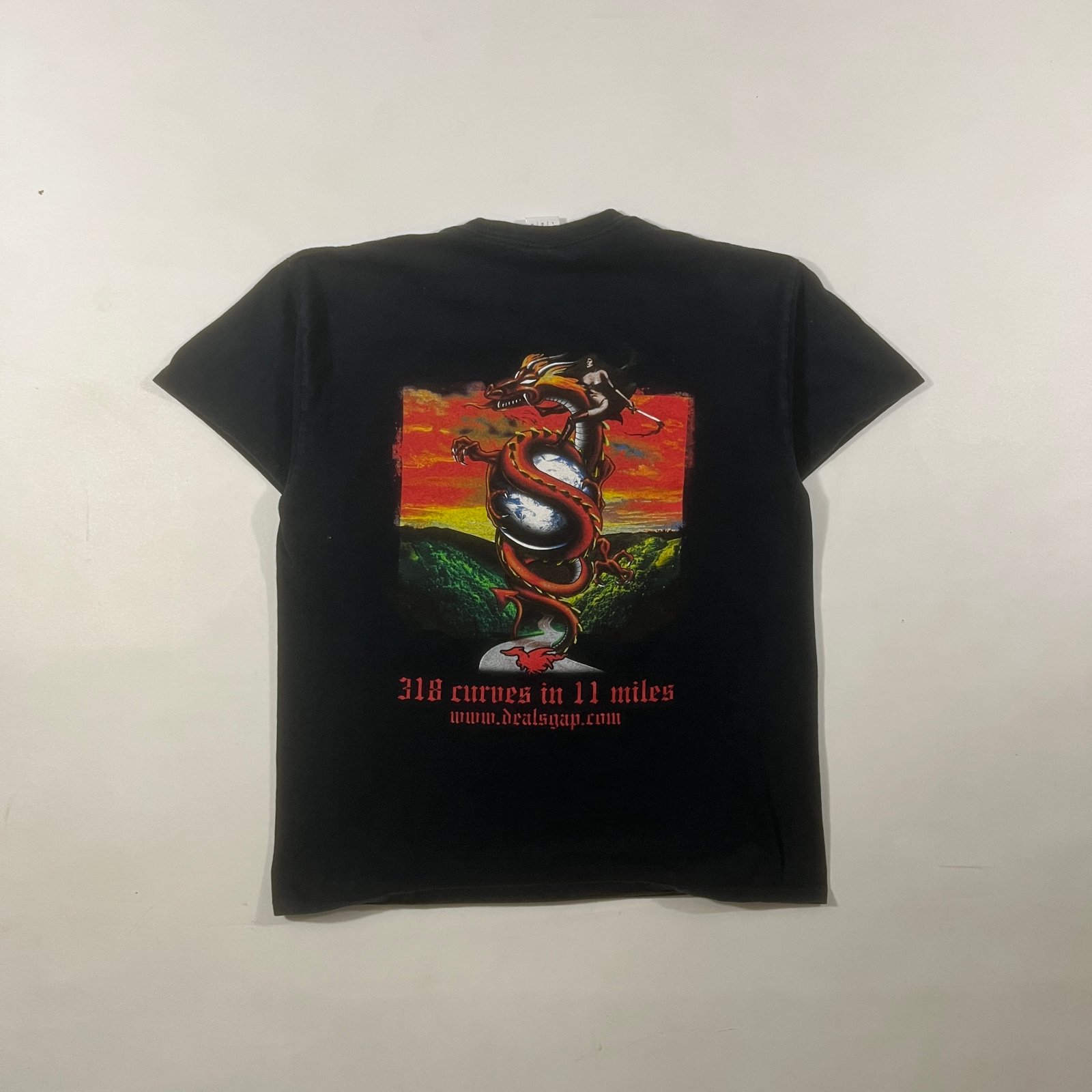 Deal's Gap Motorcycle Resort Tail of the Dragon 318 Curves Black Graphic Tee L