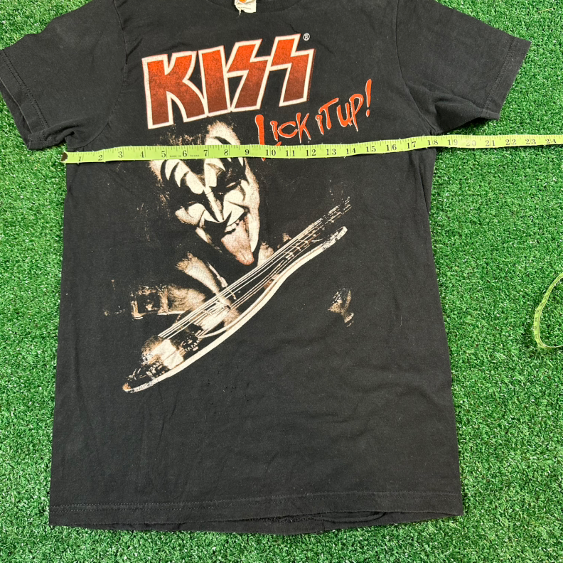 Mini Size Devils Vintage KISS Lick It Up Tour T-Shirt size small - ezze
