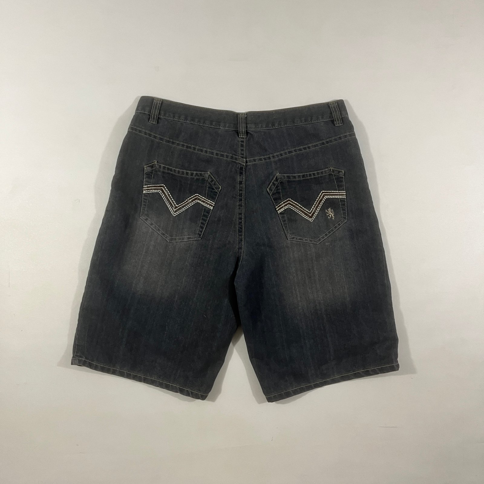 Y2K Lions Crest English Laundry Faded Black Baggy Denim Jorts Shorts 38