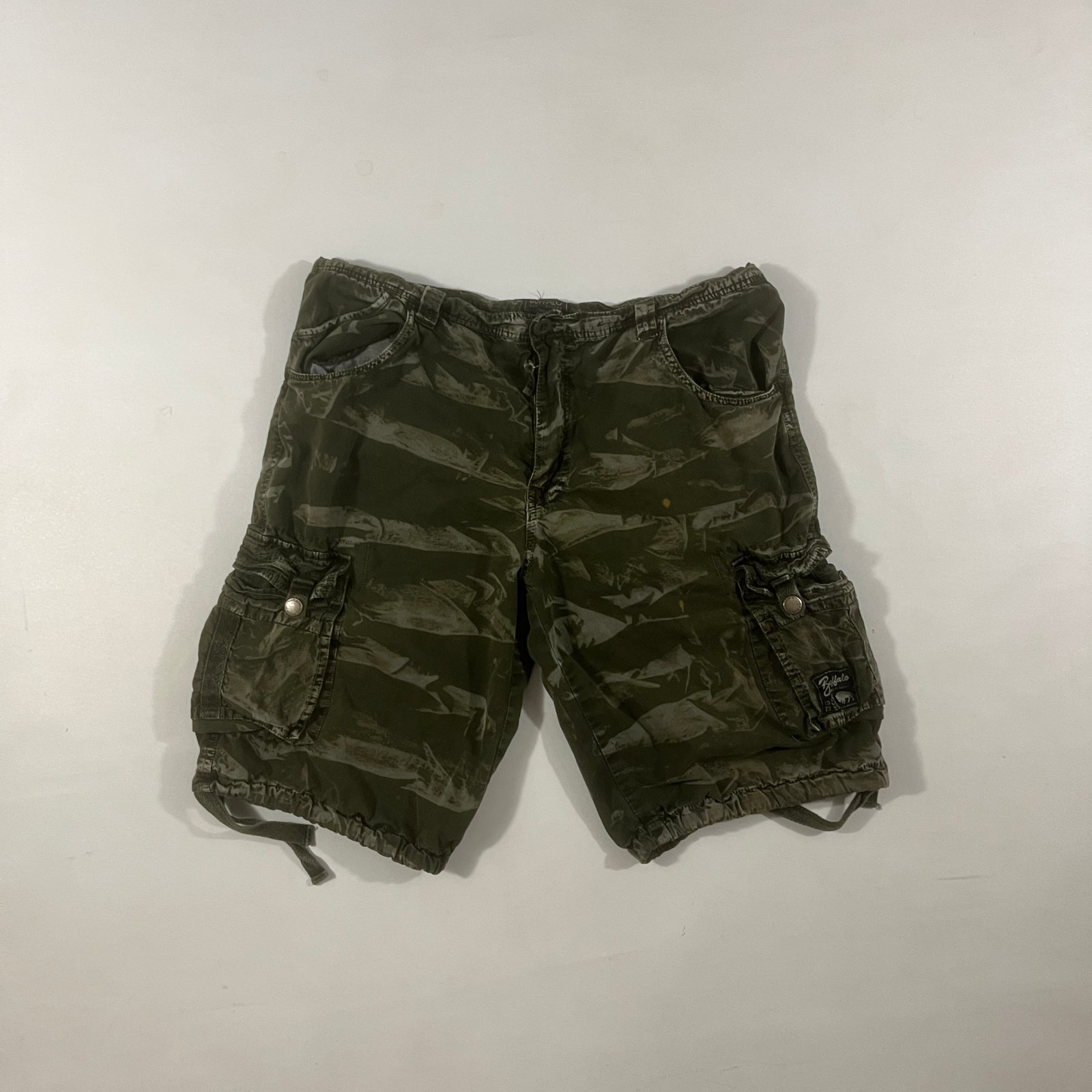 Buffalo David Bitton Y2K Olive Tiger Stripe Camo Cargo Shorts 34
