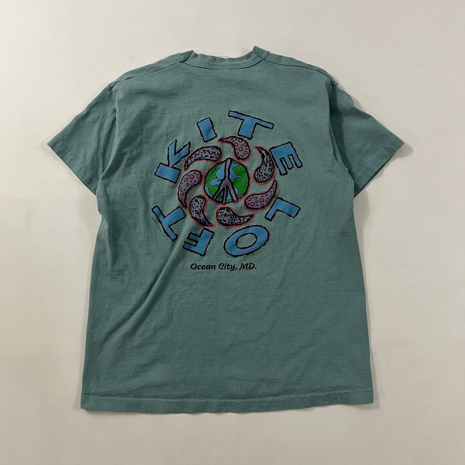 Vintage 90s Kite Loft Ocean City MD Peace Sign Paisley Single Stitch Tee L