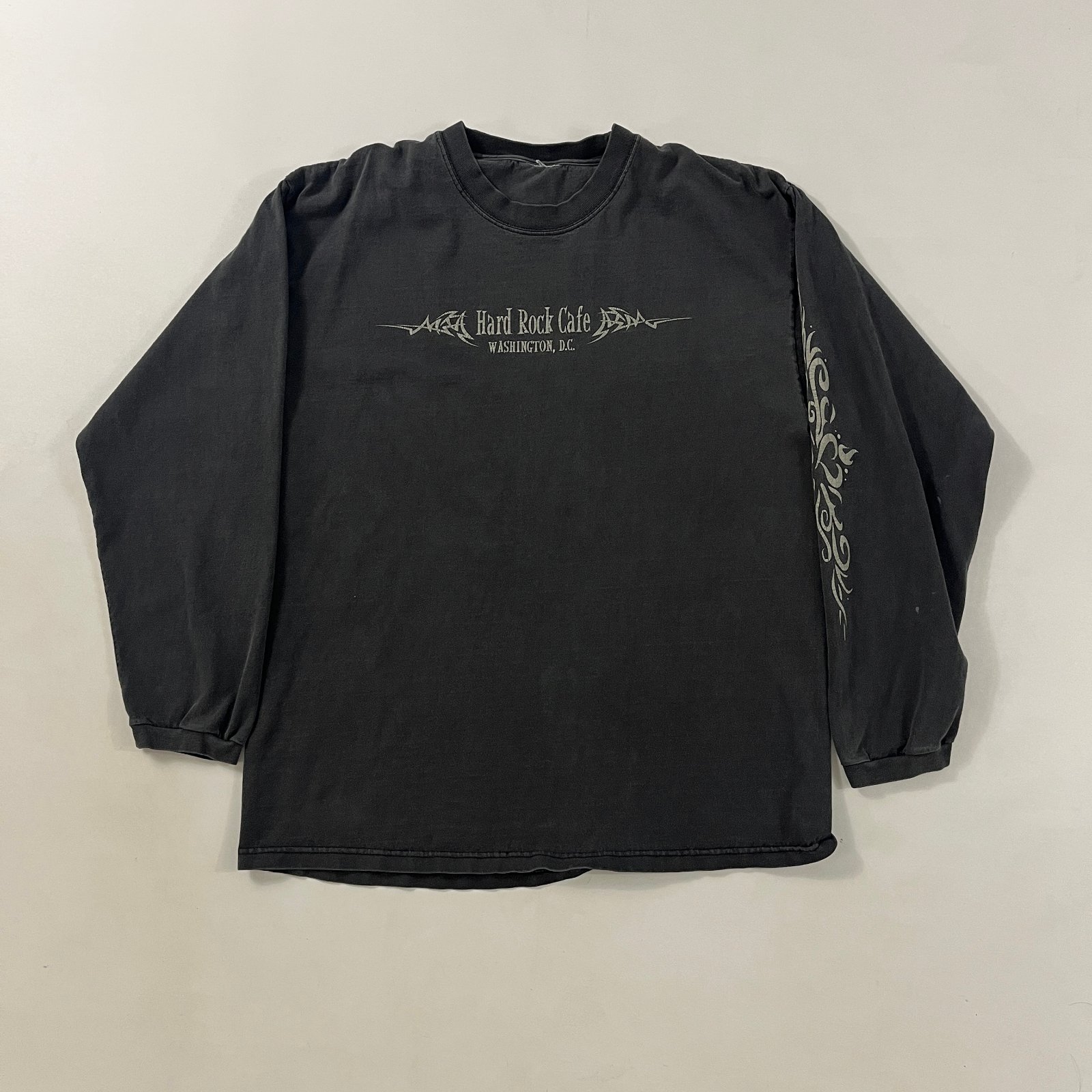 Vintage Y2K Hard Rock Cafe Washington DC Tribal Faded Black Long Sleeve Tee