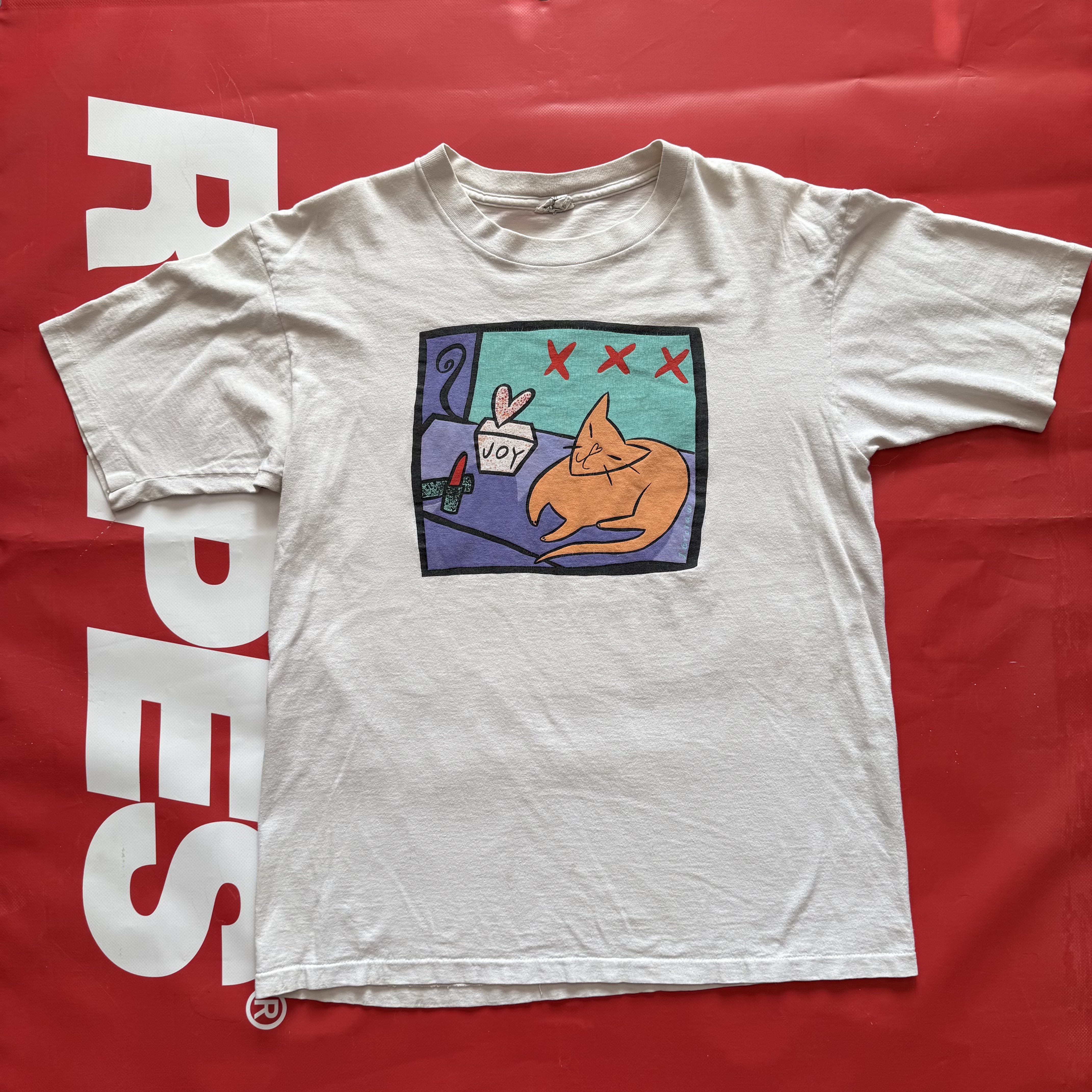 Vintage Joyful Cat Art Tee Large