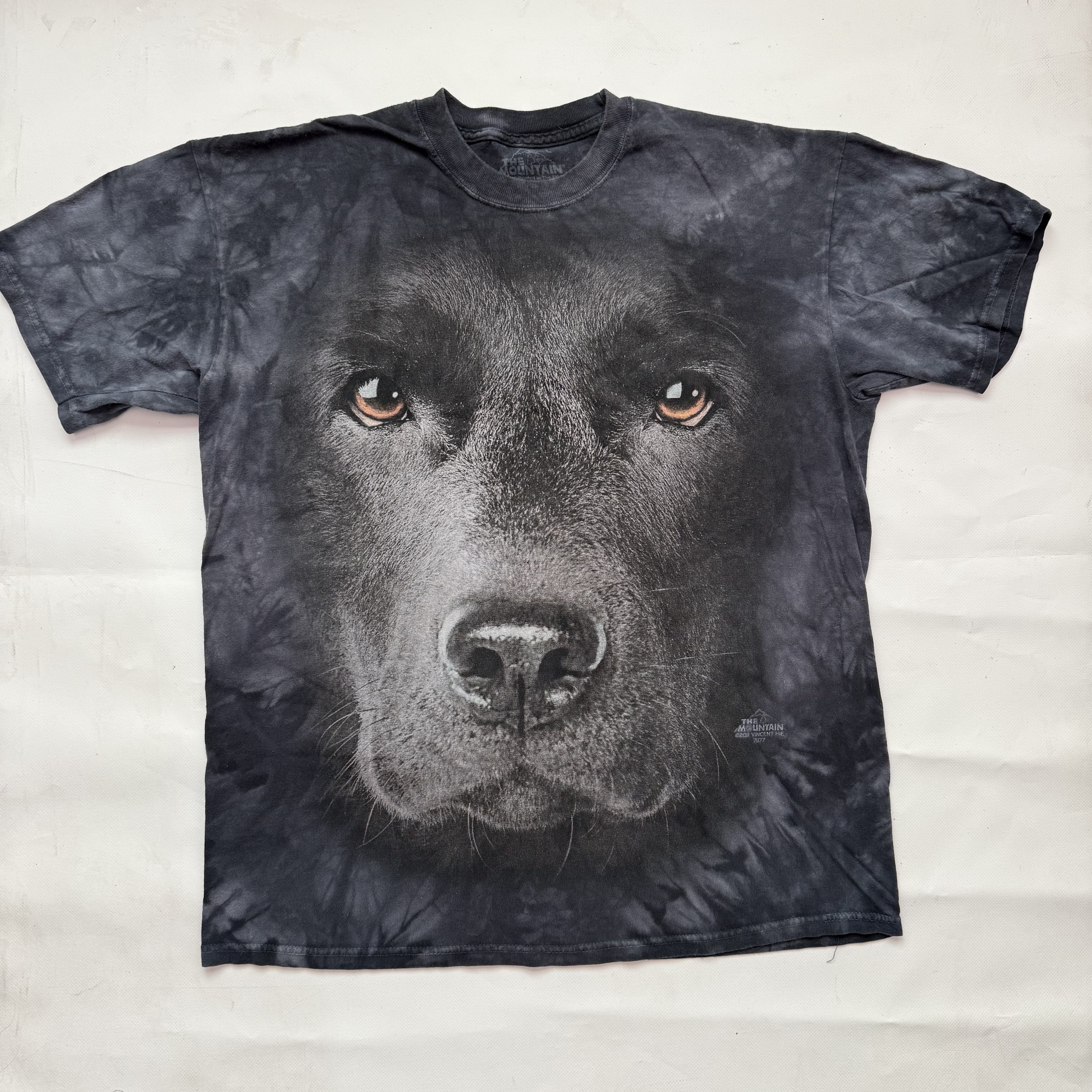 The Mountain Black Lab Face T-Shirt large