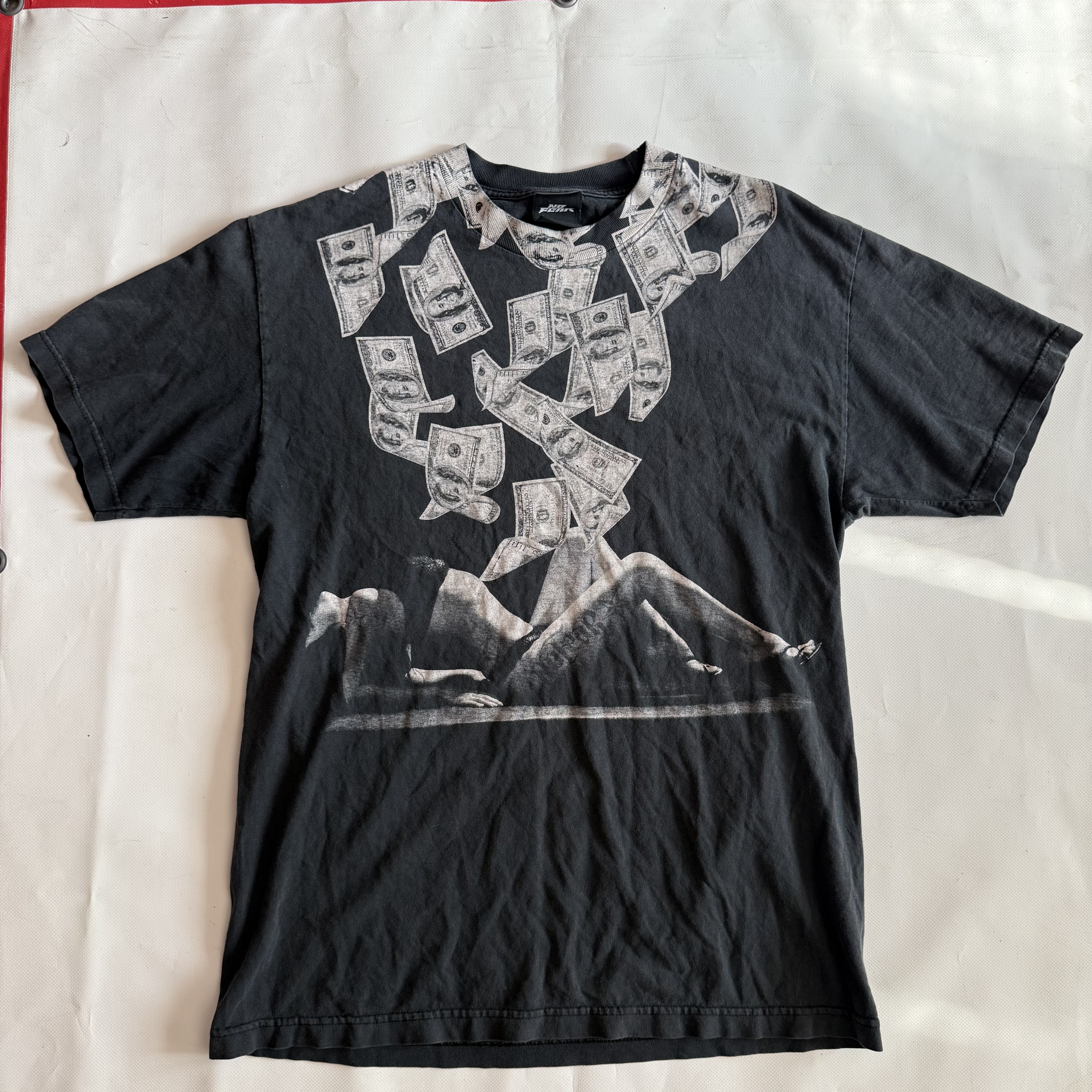 Vintage no fear  Money Shower Graphic Tee medium