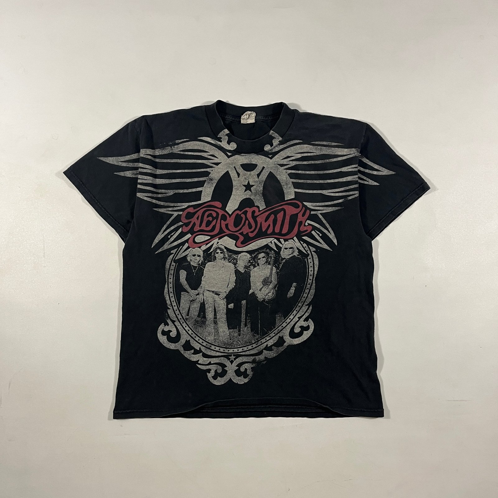 Aerosmith World Tour 2010 Black Faded Band Tee Rock Graphic T-Shirt L