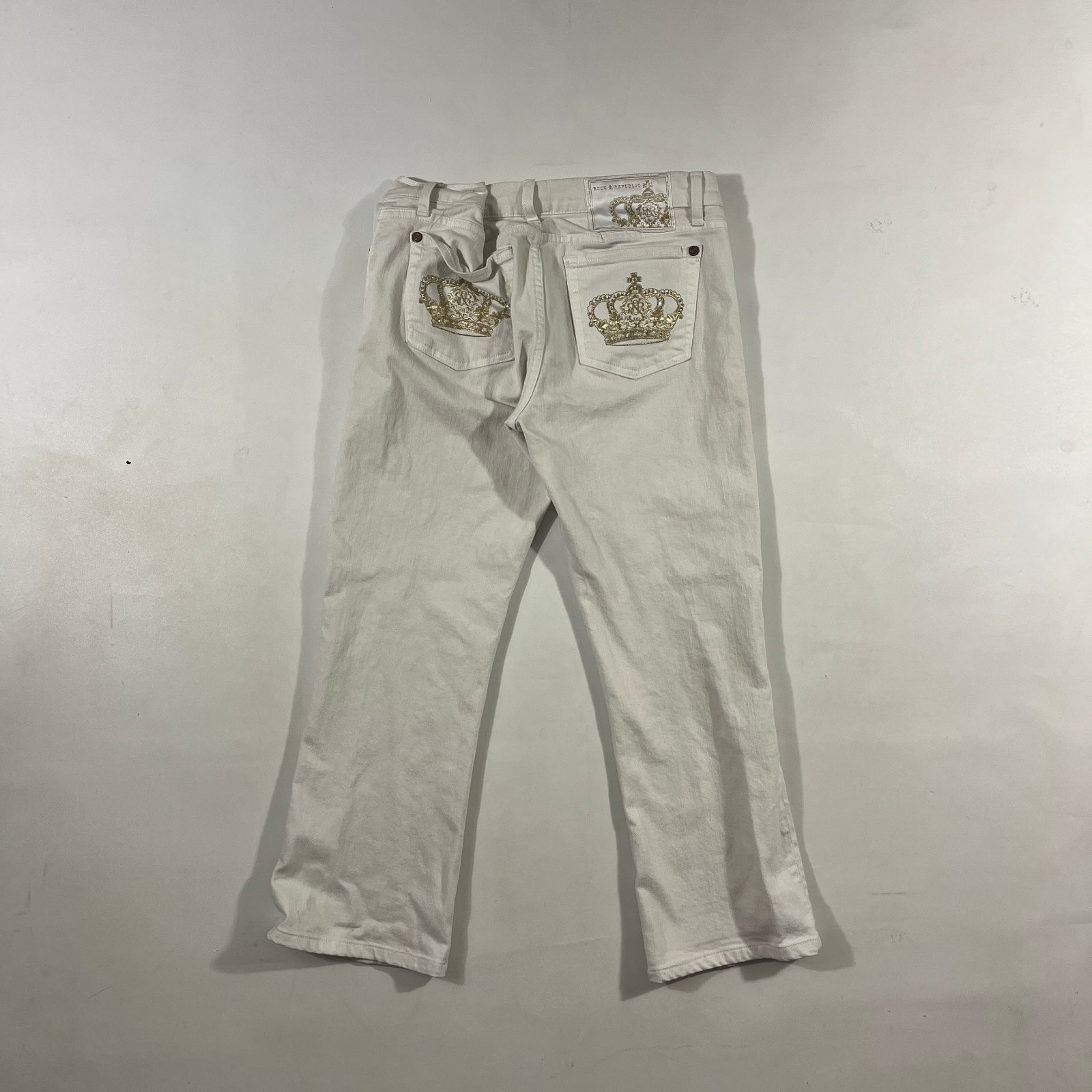 Rock & Republic Y2K White Rhinestone Crown Pocket Cropped Bootcut Jeans
