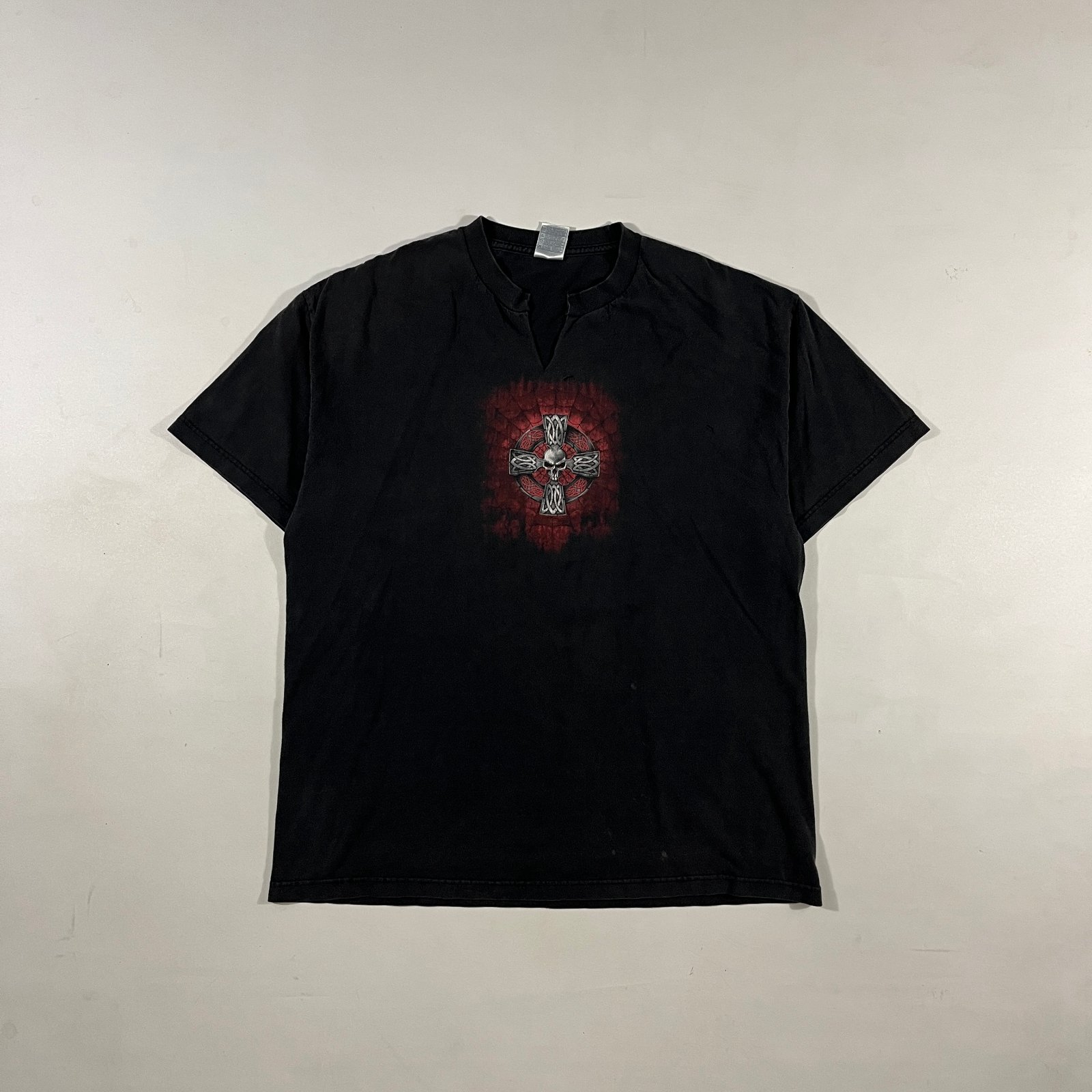 Vintage Y2K Gothic Celtic Cross Skull Notched Neck Black Metal Tee XL