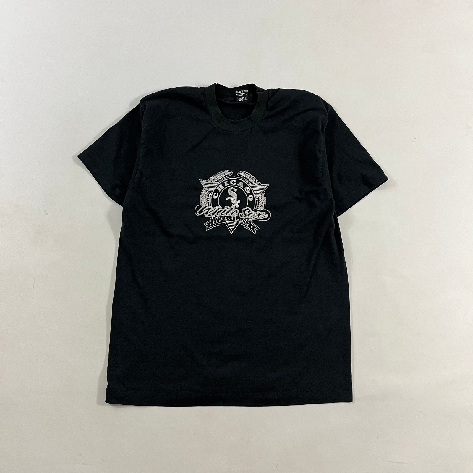Vintage 90s Chicago White Sox Embroidered Crest Logo Black Tee XL