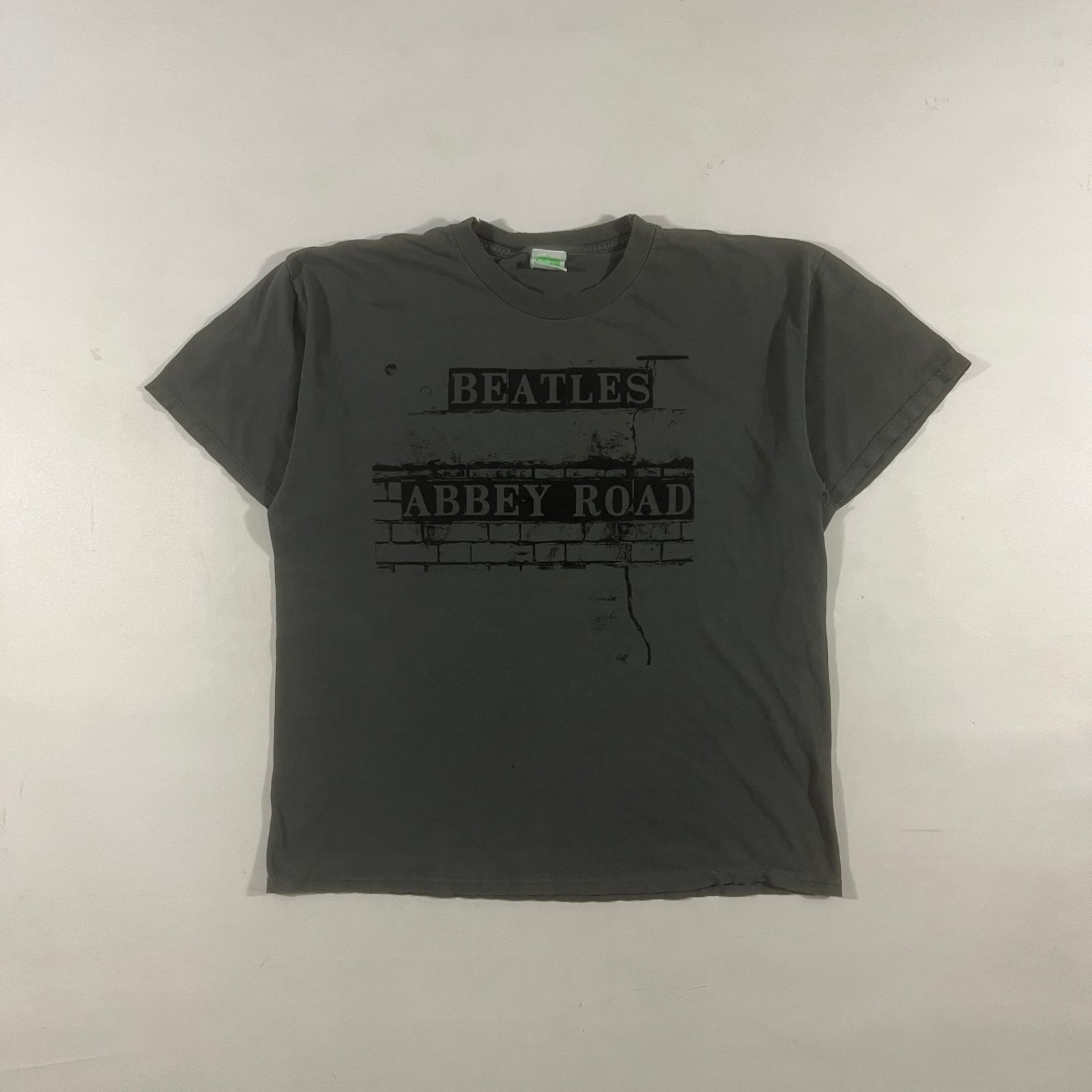 Beatles Abbey Road Faded Gray Band Tee 2005 Apple Corps Graphic T-Shirt